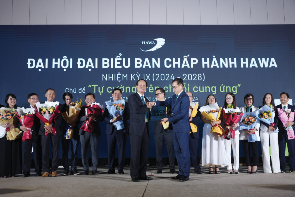 Trẻ hóa đội ngũ - Hướng đến mục tiêu tự cường 6 12 Tre hoa doi ngu Huong den muc tieu tu cuong 1