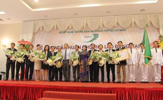 HAWA nhìn lại nhiệm kỳ VI (2013 – 2016) 5 3 nhe1baadn huc3a2n chc6b0c6a1ng lao c491e1bb99ng he1baa1ng 3 1