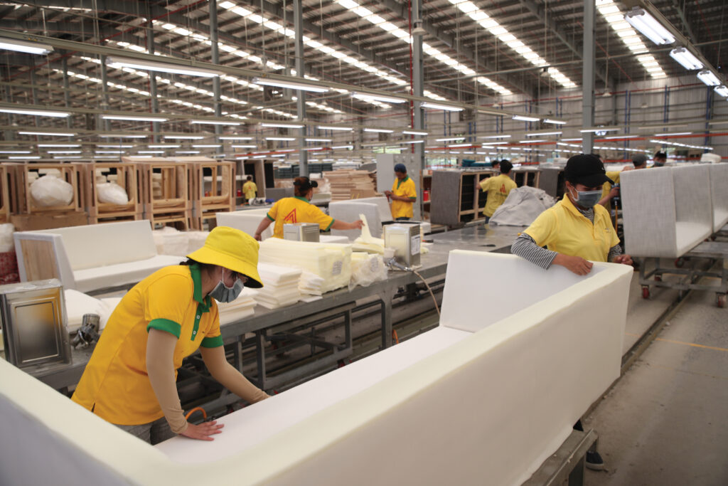 Thiếu động lực khi tham gia chuỗi giá trị toàn cầu 1 8 Thieu dong luc khi tham gia chuoi gia tri toan cau 1