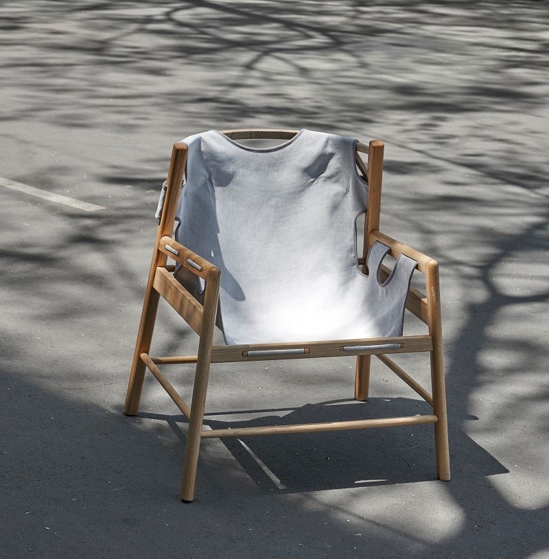 Giải khuyến khích - tính thân thiện với môi trường của cuộc thi Hoa Mai 2018 - 2019 6 fabric chair for agency