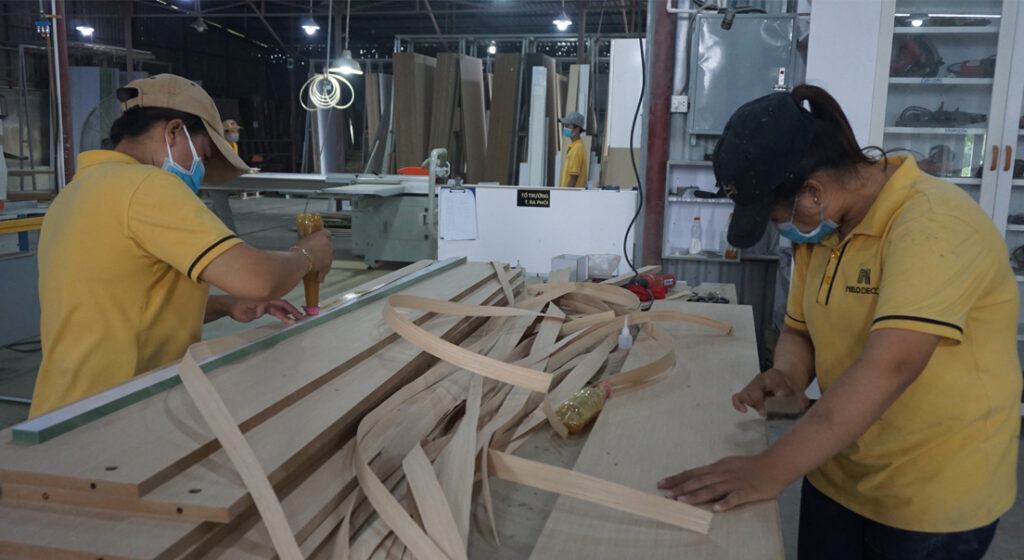 Trung Quốc là nhà sản xuất đồ nội thất lớn nhất trên toàn thế giới 2 hawa cong nhan san xuat