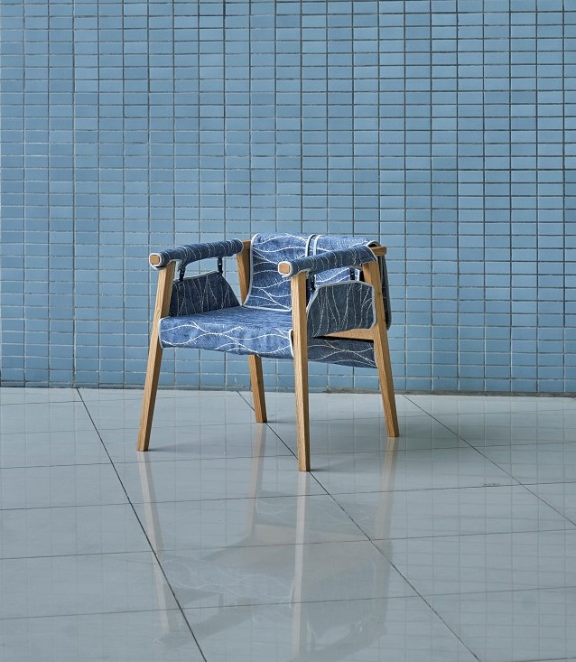 Giải khuyến khích - tính thương mại của cuộc thi Hoa Mai 2018 - 2019 3 winter chair