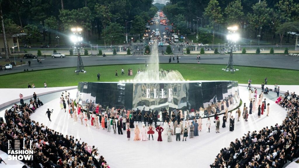 "Mãn nhãn với sàn diễn thời trang - kiến trúc lớn nhất của Elle Fashion Show 2023” 1 z4995604842466 73285570ccd662ce23a18536e0f5e1d2