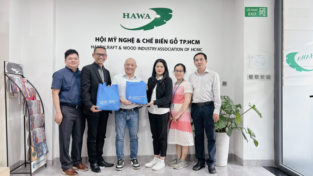 Đón tiếp các doanh nghiệp hội viên TÜV Rheinland đến thăm và làm việc tại văn phòng HAWA 11 z5307497523398 133e4865e8daf8997508c7618eb56f36