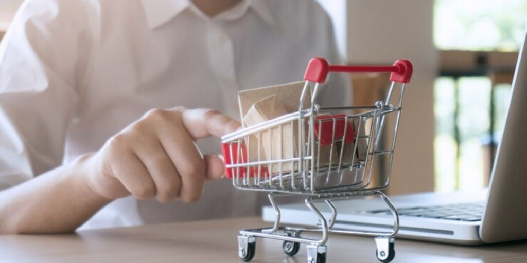Ông Trần Lam Sơn, Ủy viên Ban chấp hành HAWA: Tự chủ và minh bạch trong thương mại điện tử 1 11 Tu chu va minh bach trong thuong mai dien tu 2