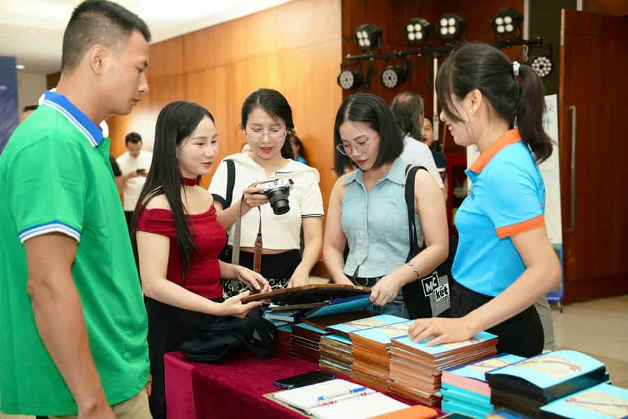 Tự cường trên dòng chảy xu hướng: Góc nhìn từ Mộc Kết 5 1 Tự cường trên dòng chảy xu hướng: Góc nhìn từ Mộc Kết 5