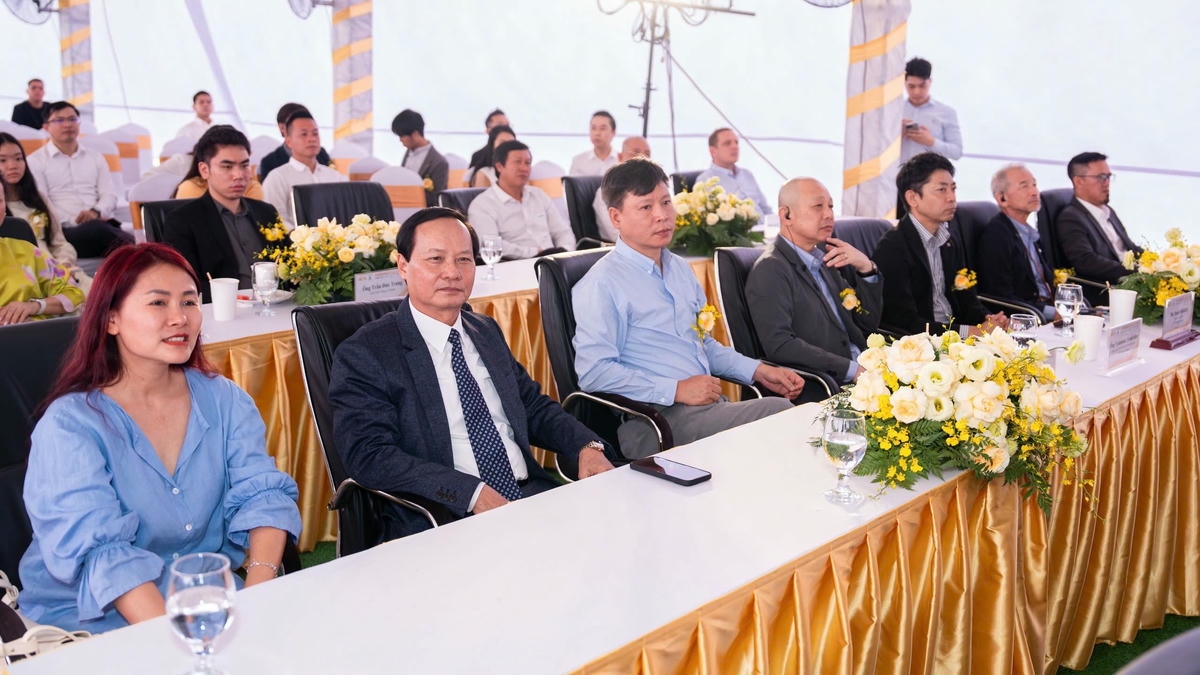 Chủ tịch Phùng Quốc Mẫn đại diện HAWA tham dự & chúc mừng Trần Đức