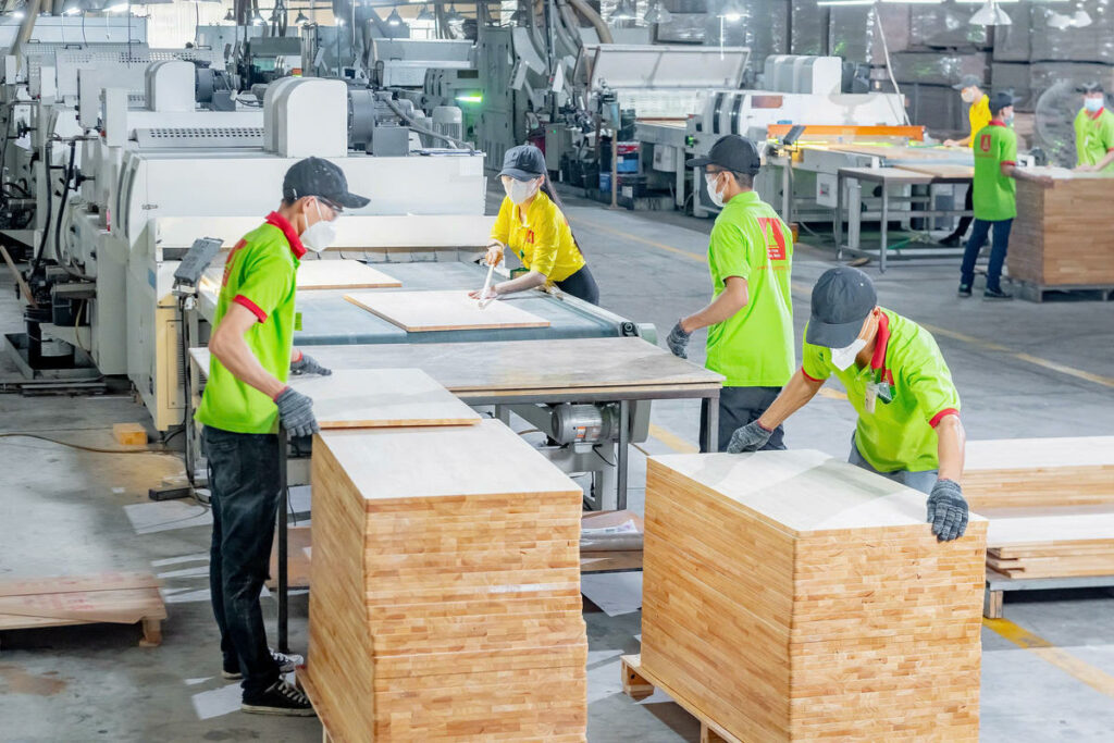 Hoàng Thông Wood – Hành trình 10 năm đưa gỗ cao su Việt ra thế giới