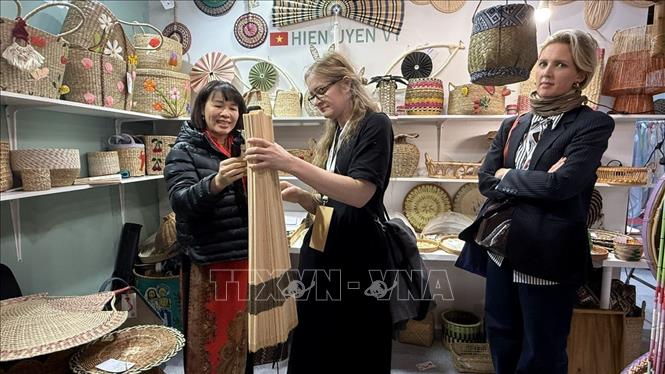 Khai trương gian hàng Việt Nam tại triển lãm quốc tế Maison&Objet ở Pháp